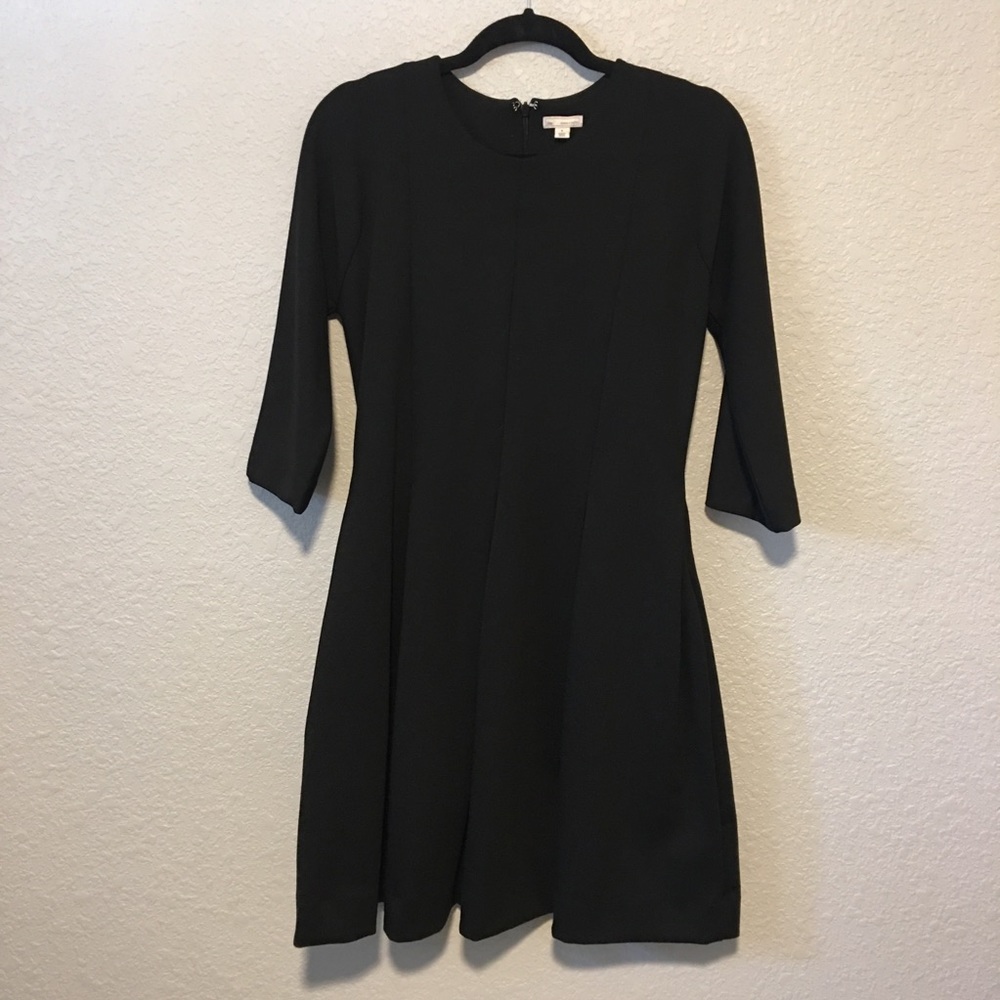 Gorgeous NWT Gap Dress with Sleeves